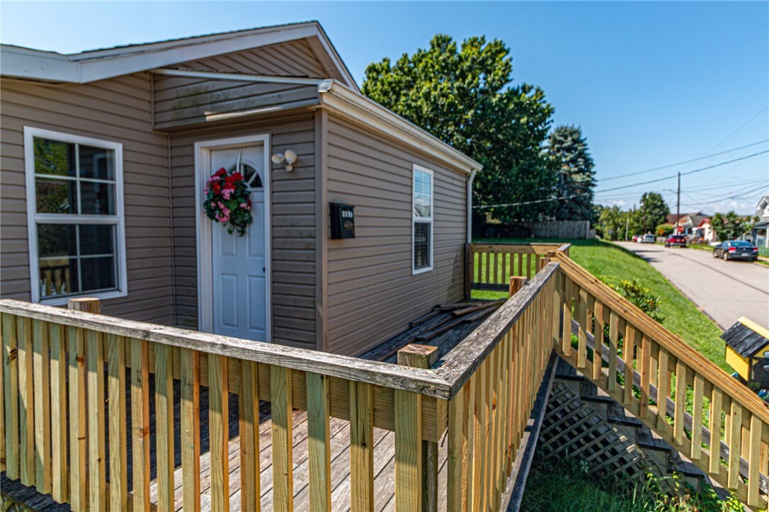 Property Photo: 1434 5th St PA 15065