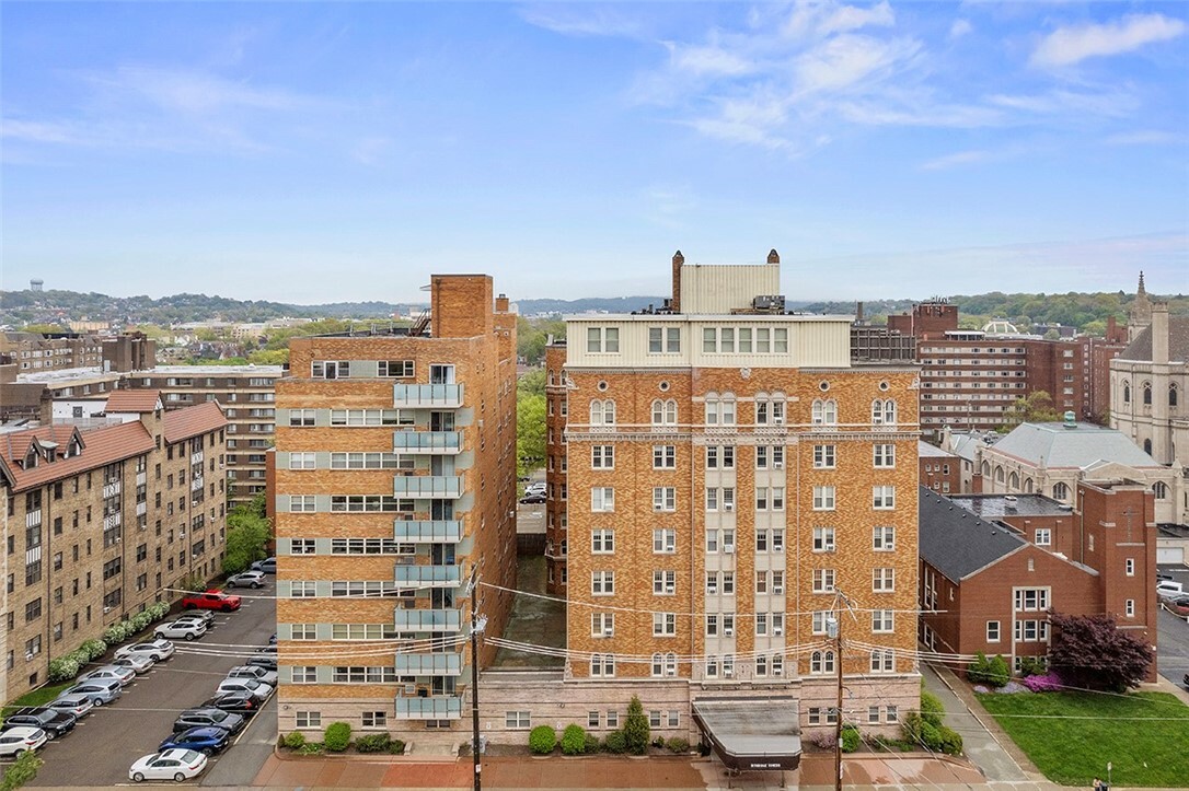 Property Photo: 144 N Dithridge St 210 PA 15213