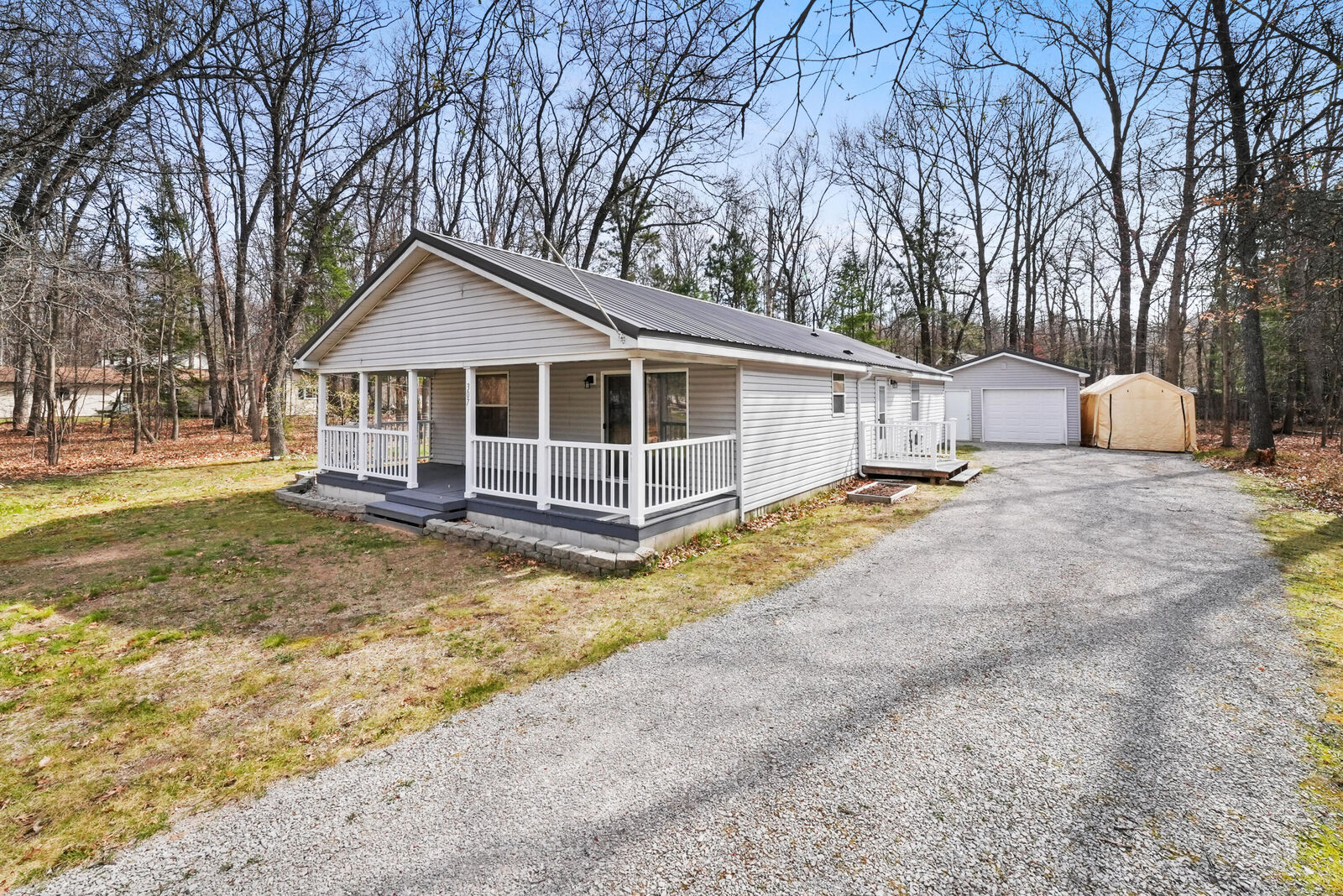 Property Photo:  307 Radcliff Drive  MI 48629 