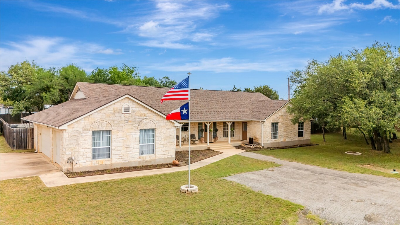 Property Photo: 200 County Road 180 TX 78641