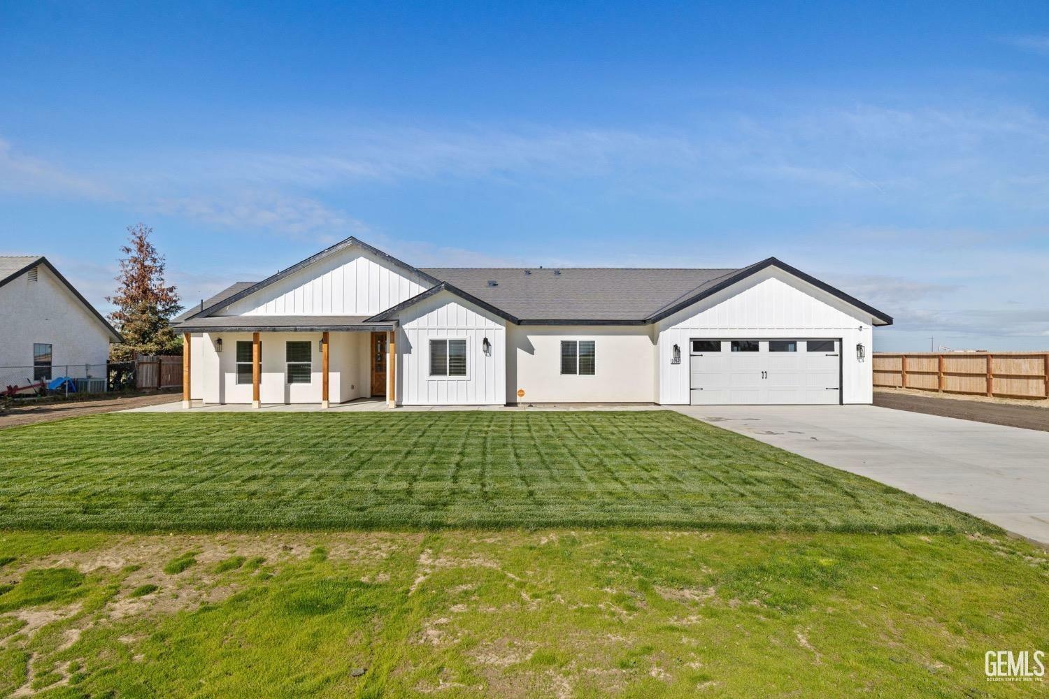 Property Photo:  22537 Meacham Road  CA 93314 