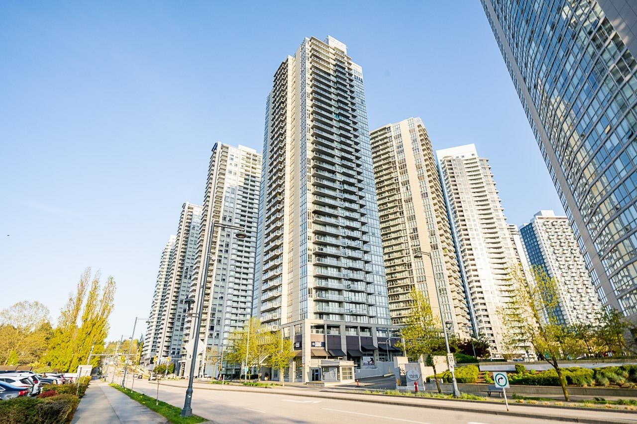 Photo de la propriété: 13688 100 Avenue 806 BC V3T 0G5