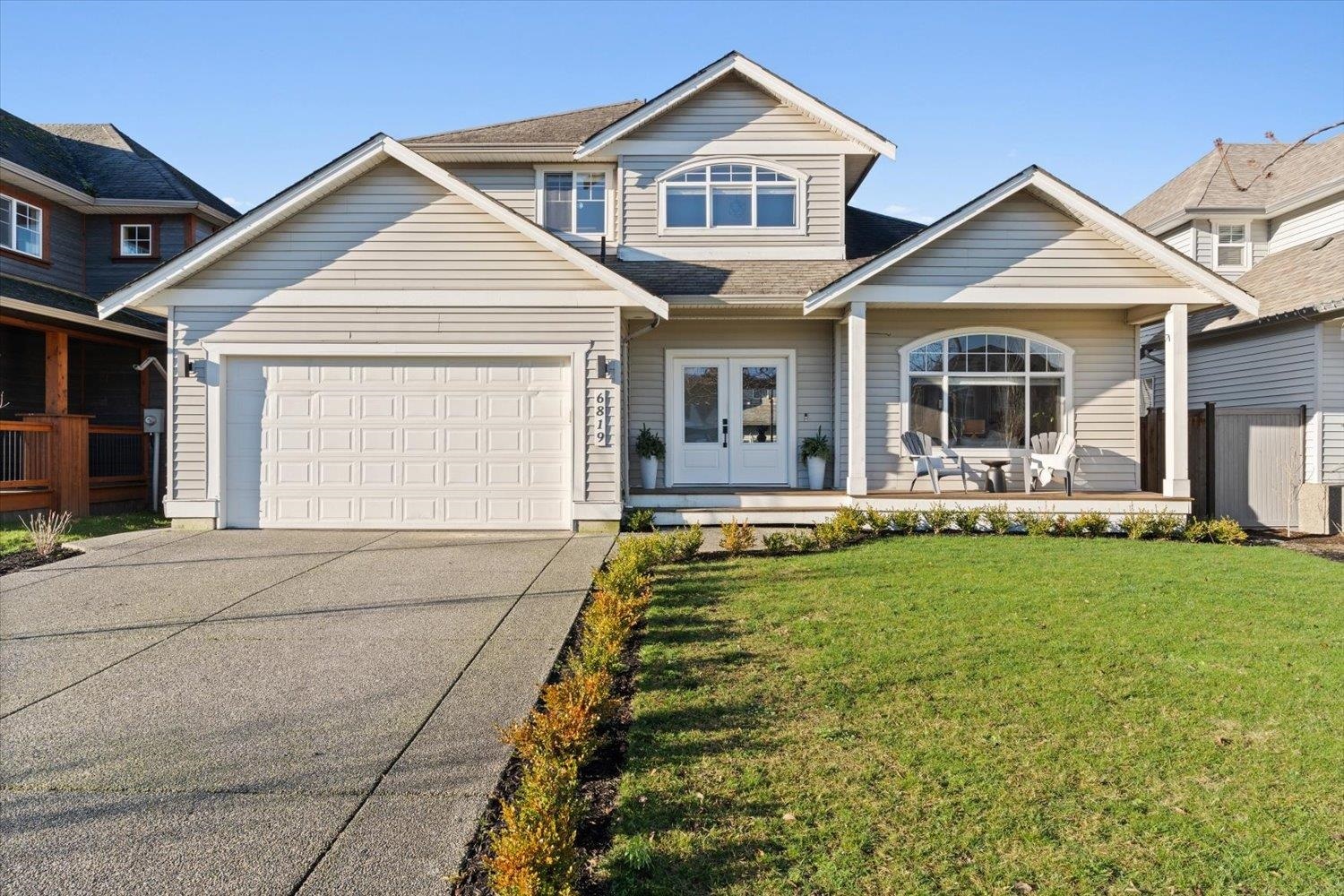 Photo de la propriété: 6819 School Lane BC V2R 5T1