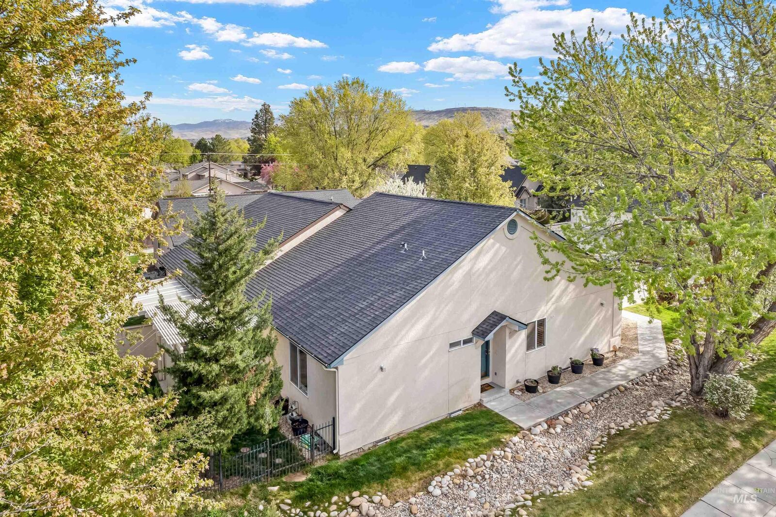 Property Photo:  3189 S Kramer Ln  ID 83706