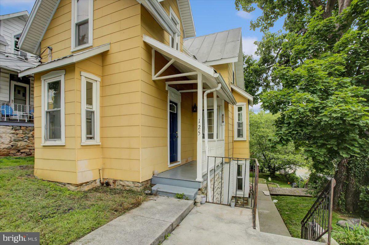 Property Photo: 125 Cottage Street PA 17268