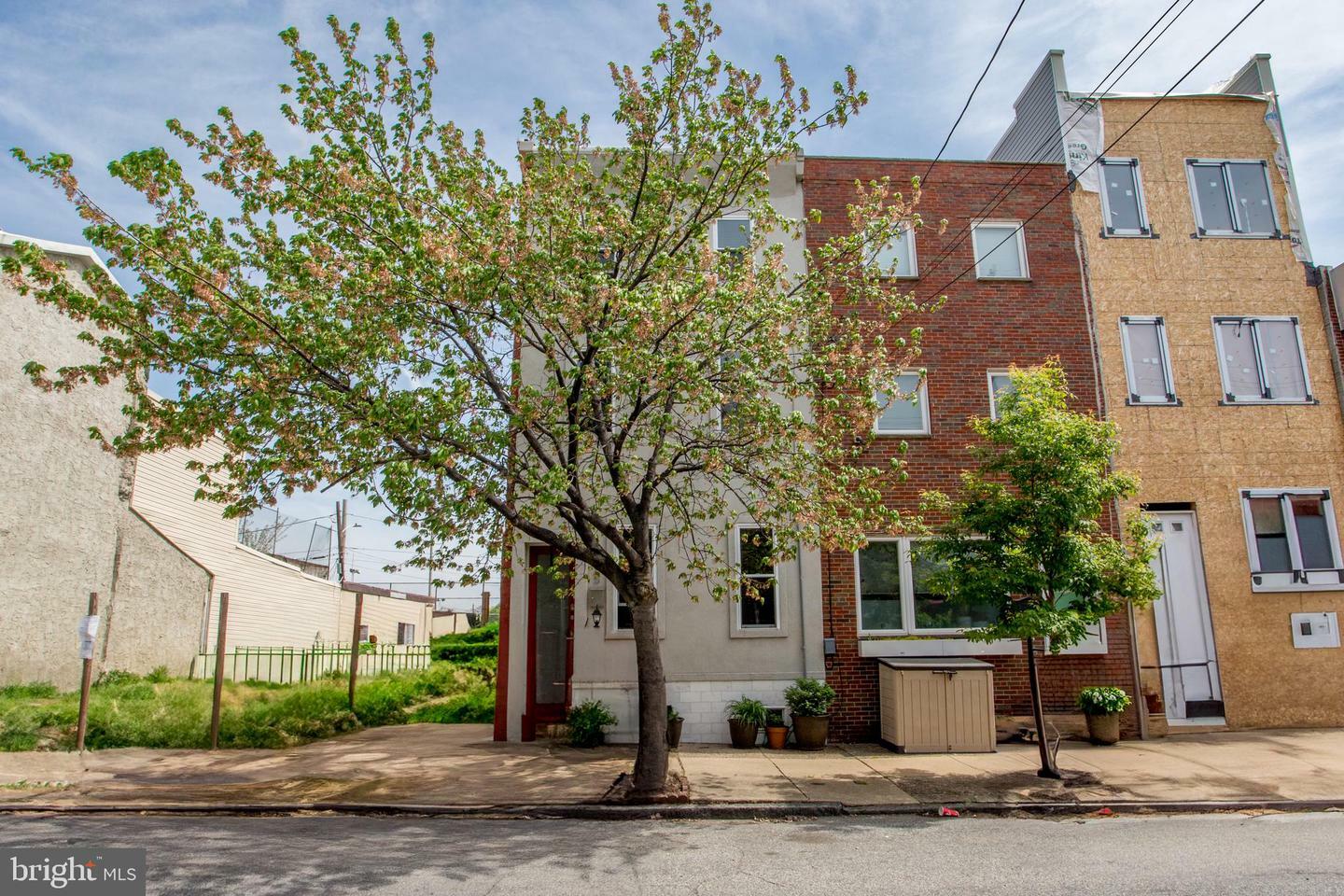 Property Photo: 2435 E Huntingdon Street PA 19125