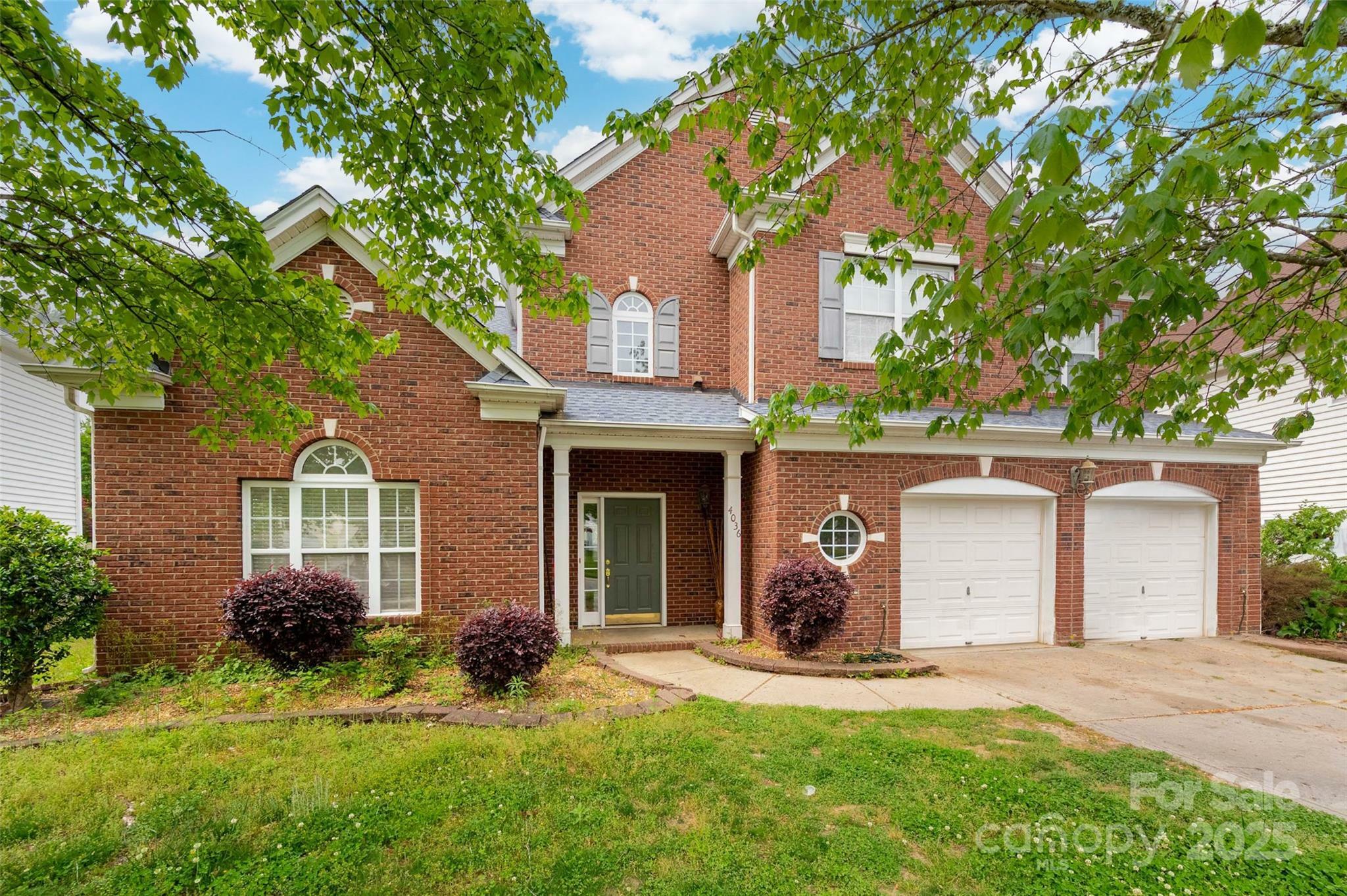 Property Photo: 4036 Sawmill Trace Drive NC 28213