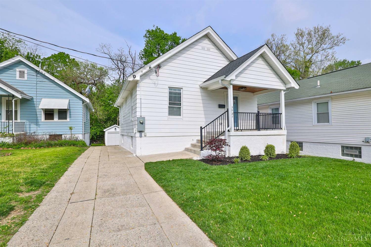 Property Photo: 3937 Paxton Avenue OH 45209