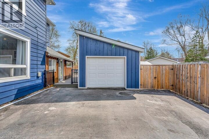 Photo de la propriété: 102 Poplar Avenue ON L7J 2E2