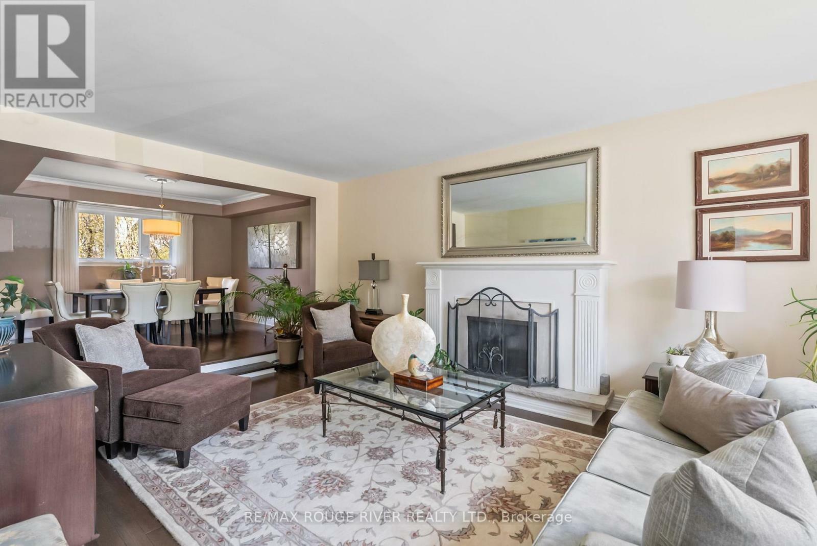 Property Photo: 108 Orchard Court ON L1N 1H4