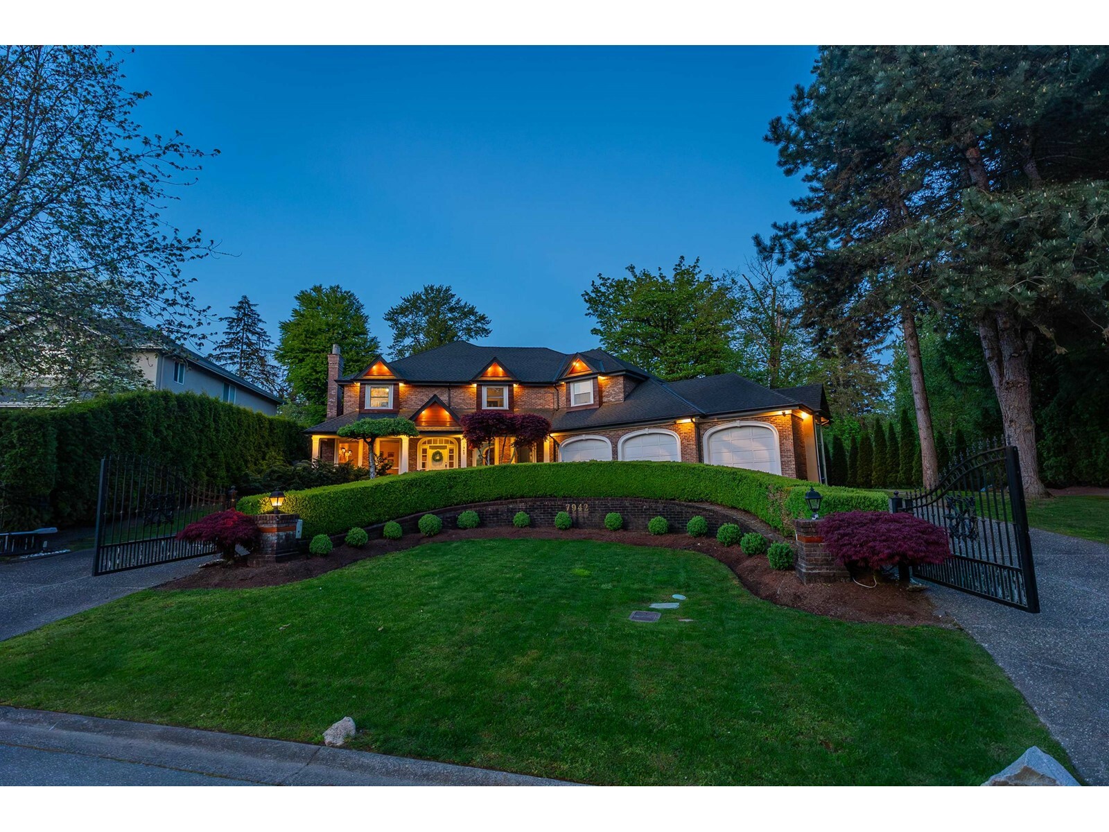 Property Photo: 7942 145th BC V3S 8C2