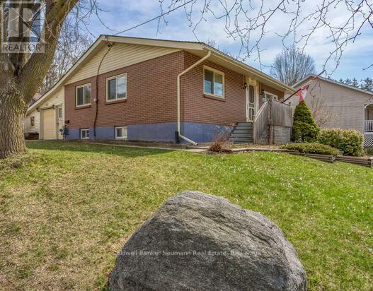 Property Photo: 423 Geddes Street ON N0B 1S0