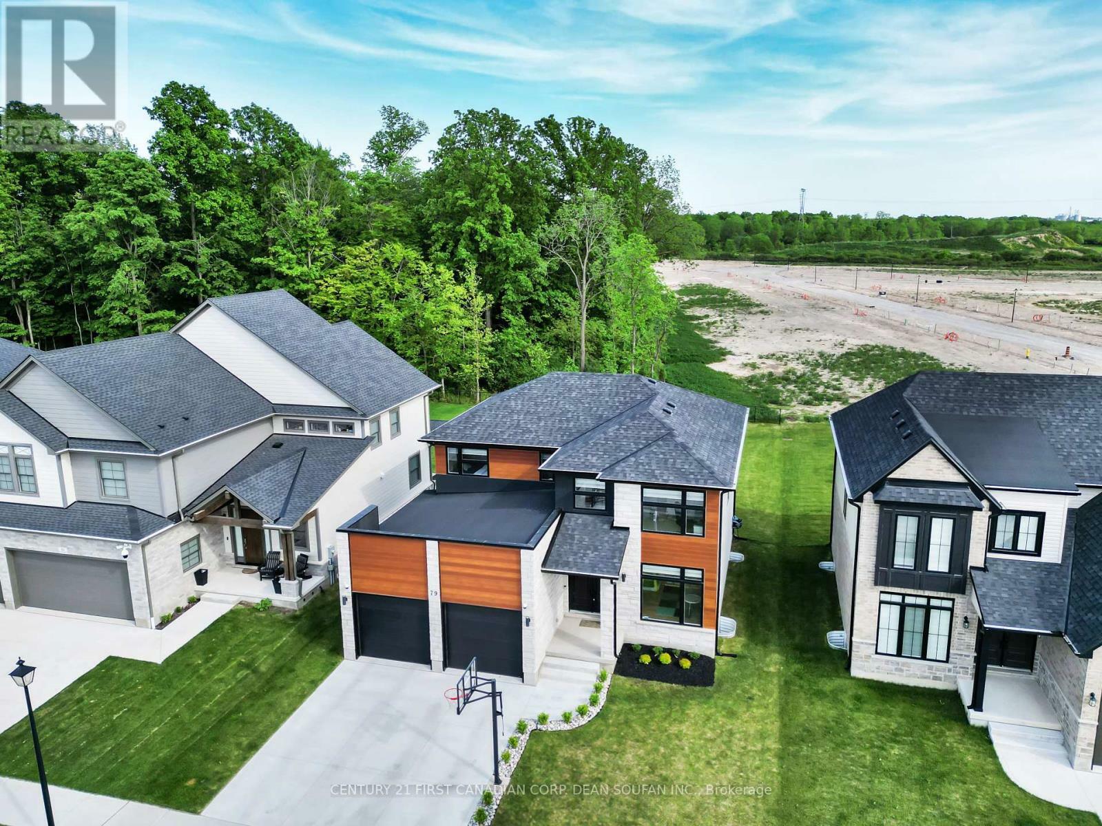 Property Photo: 79 Optimist Drive ON N5P 0G3