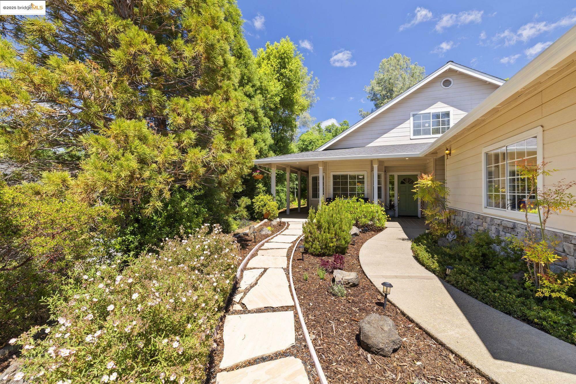 Property Photo: 12960 Sunnyhill Ct CA 95370