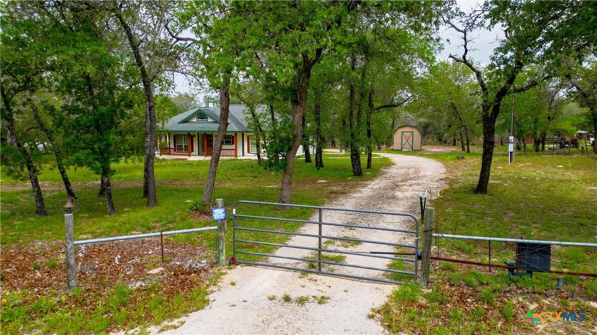 Property Photo: 163 Montesito Lane TX 78114