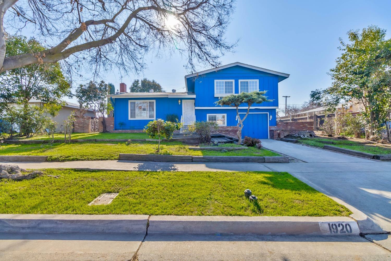 Property Photo: 1920 E Pico Avenue CA 93726