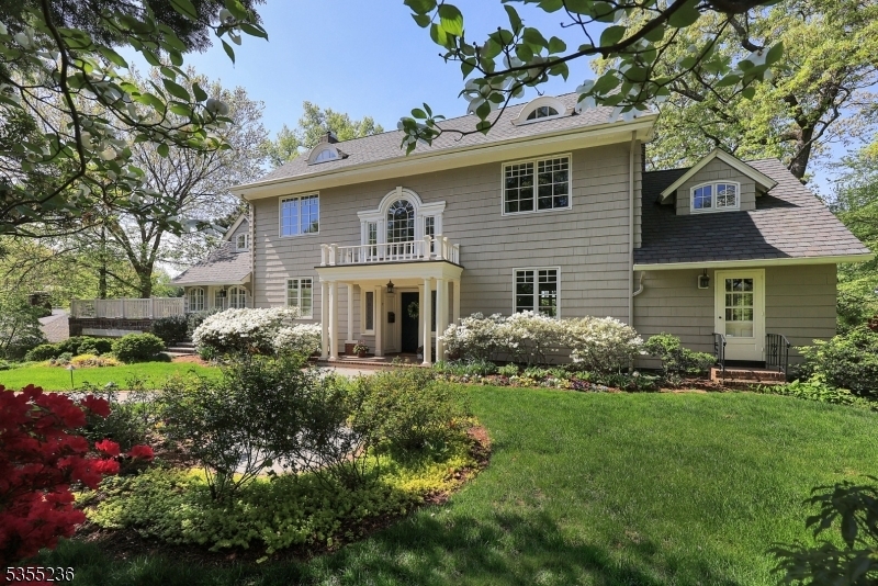 Property Photo: 1021 Lawrence Ave NJ 07090