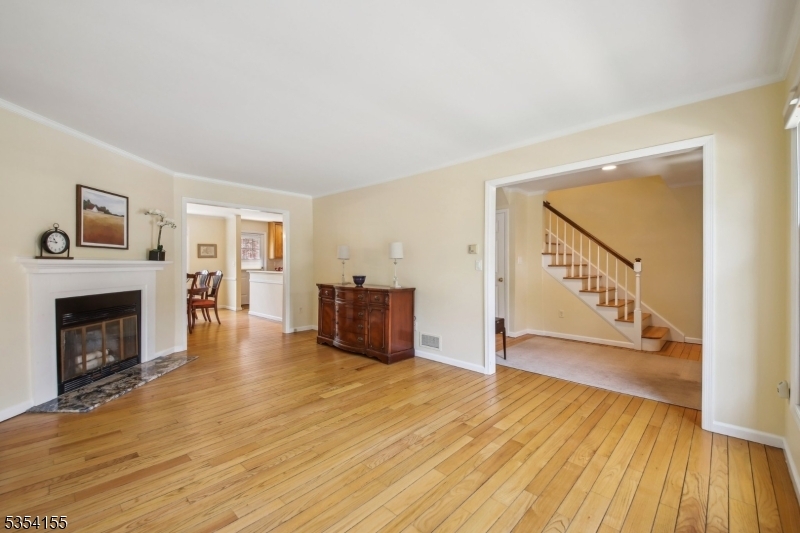 Property Photo: 9 Cowperthwaite Sq NJ 07090