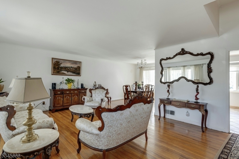 Property Photo: 723 Dianne Ct NJ 07065