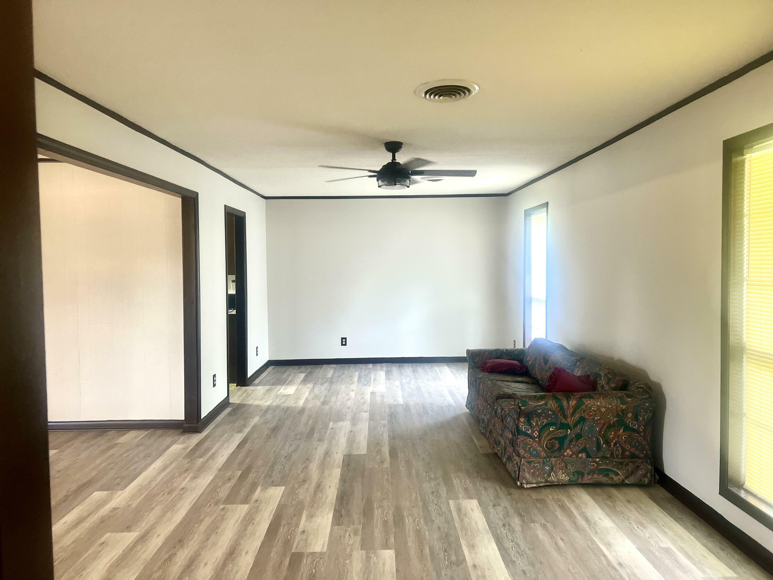 Property Photo: 824 Skylark Dr MS 39702