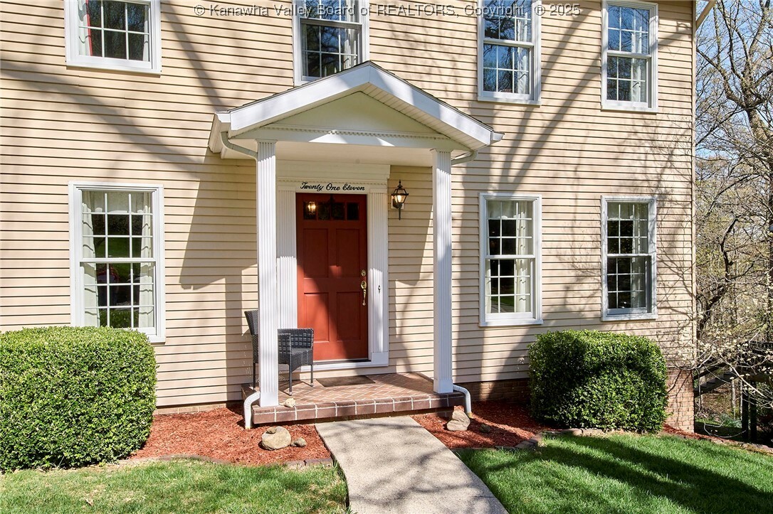Property Photo: 2111 Woodhill Place WV 25177