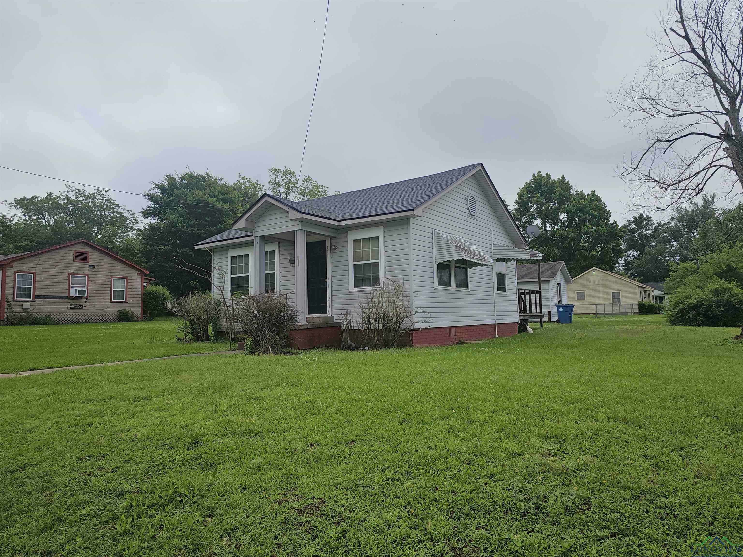 Property Photo:  411 Sunset Avenue  TX 75654 