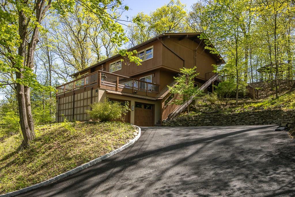 Property Photo: 4 Steinway Court NY 10901