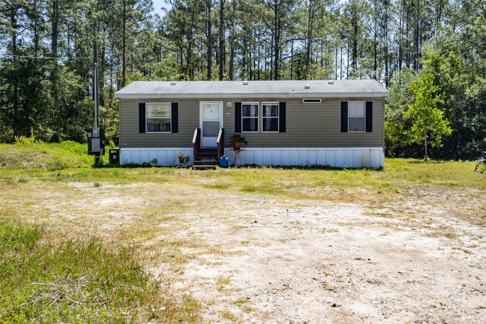 Property Photo: 2223 Laurel Avenue FL 32110