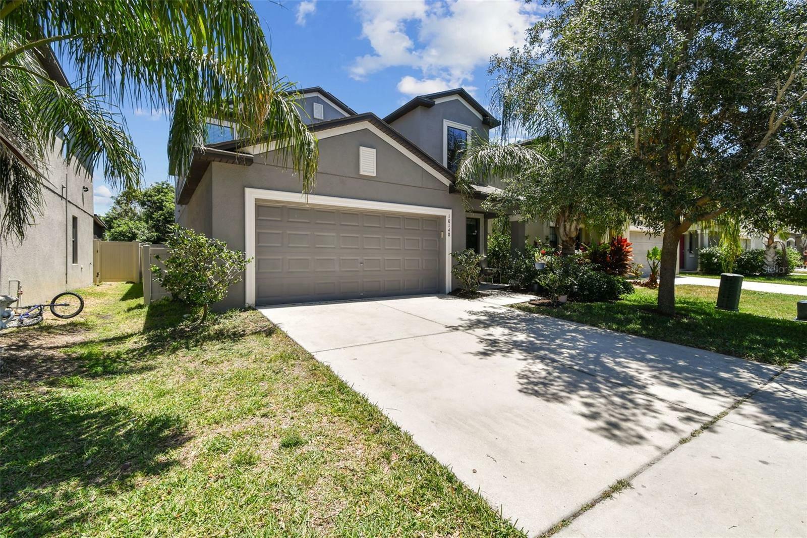 Property Photo: 10148 Rose Petal Place FL 33578