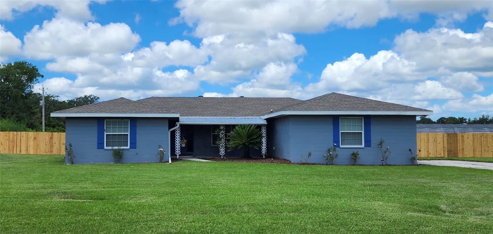 Property Photo: 8804 Harrison Road FL 33810