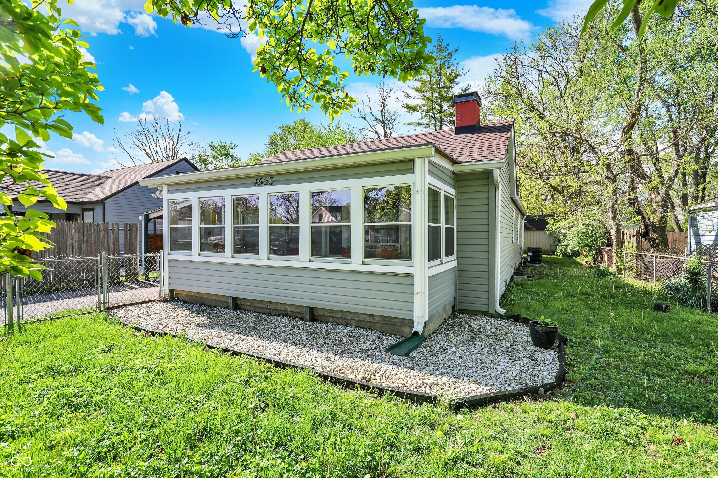Property Photo: 1523 E Perry Street IN 46227