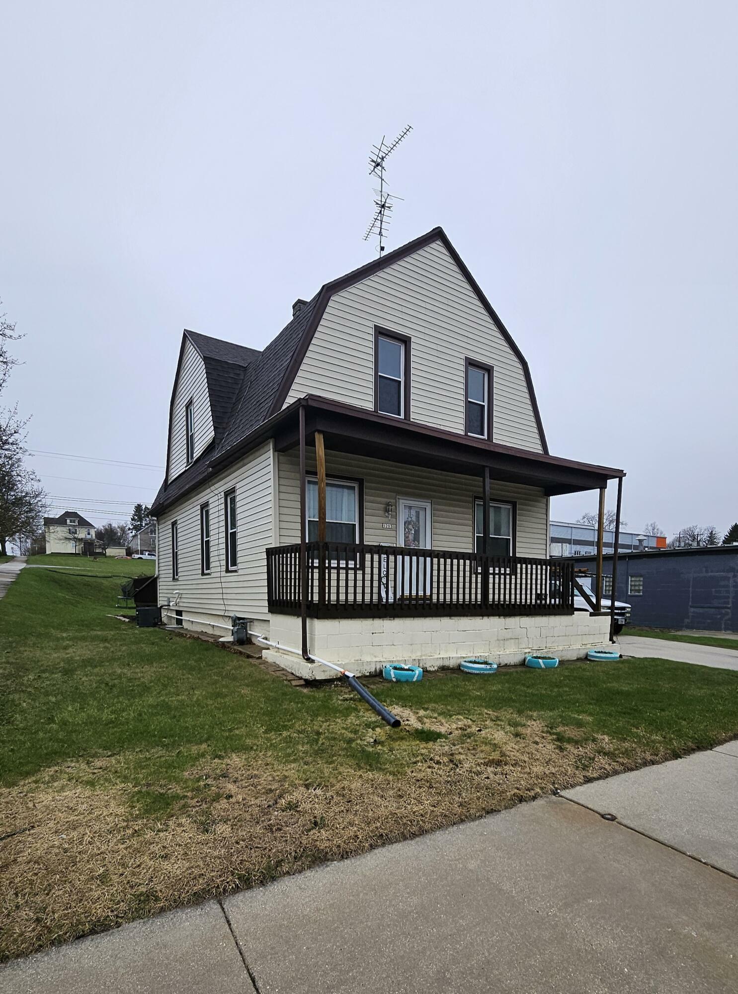 Property Photo: 1203 Indiana Ave WI 53081