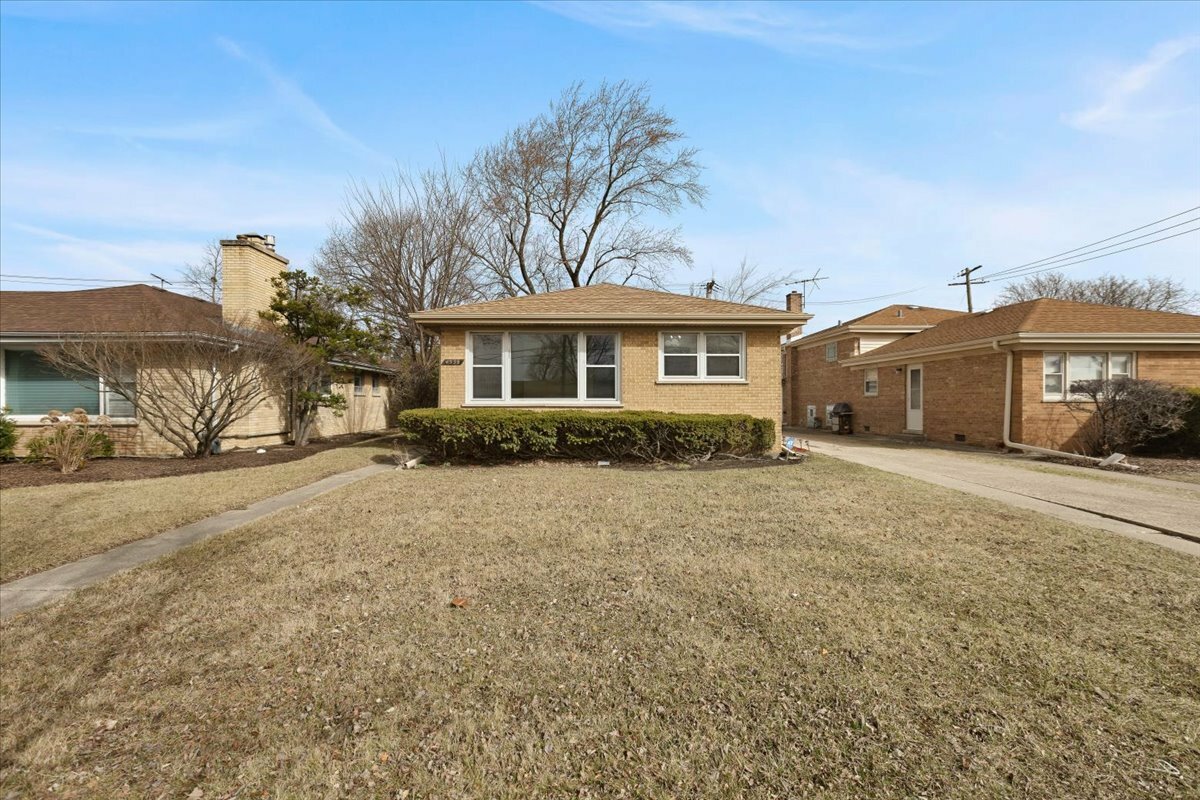 Property Photo: 4538 Dempster Street IL 60076