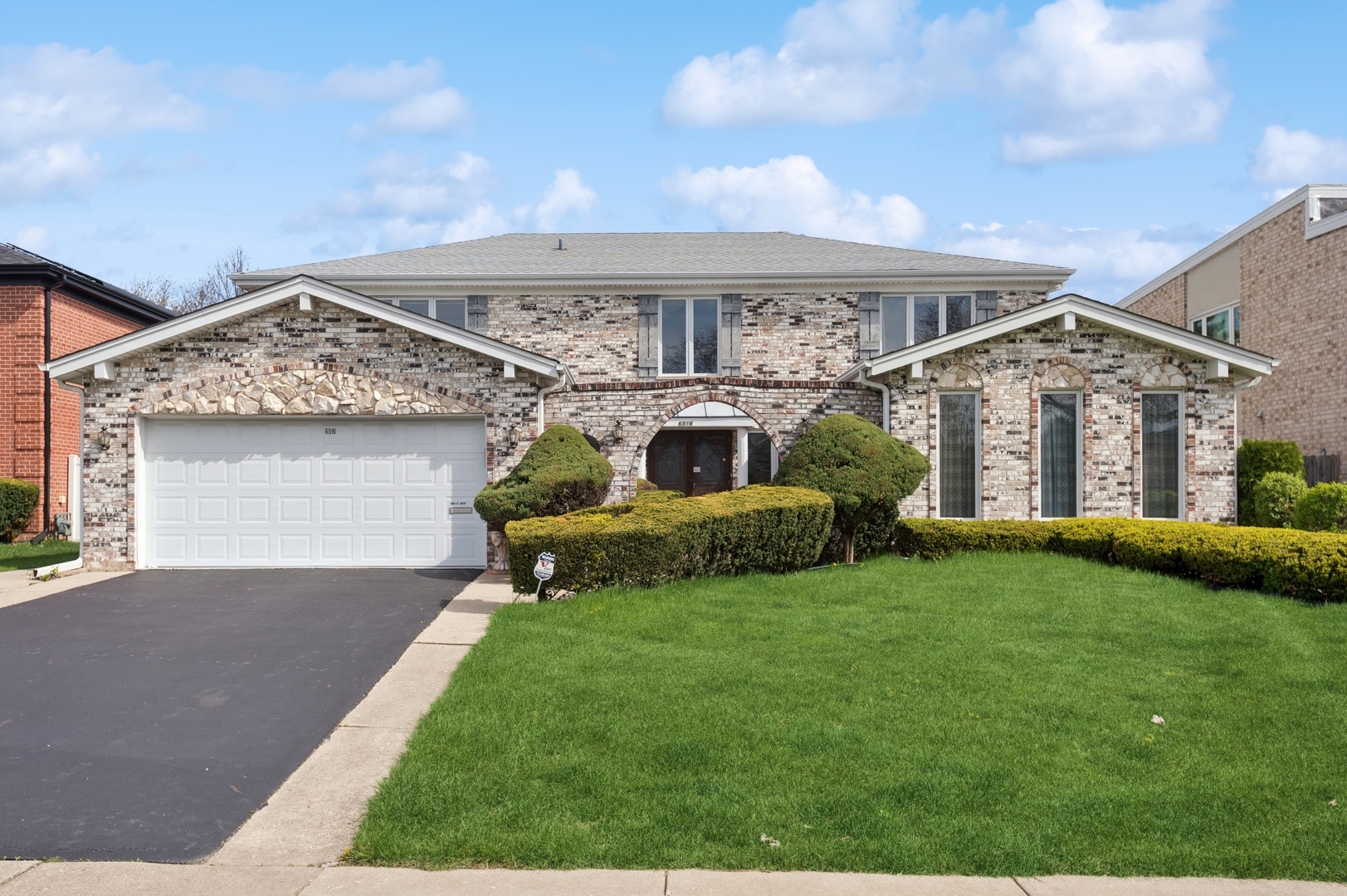 Property Photo: 6516 Hoffman Terrace IL 60053