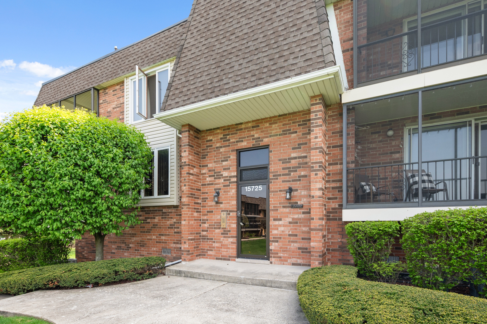 Property Photo: 15725 Foxbend Court 1E IL 60462
