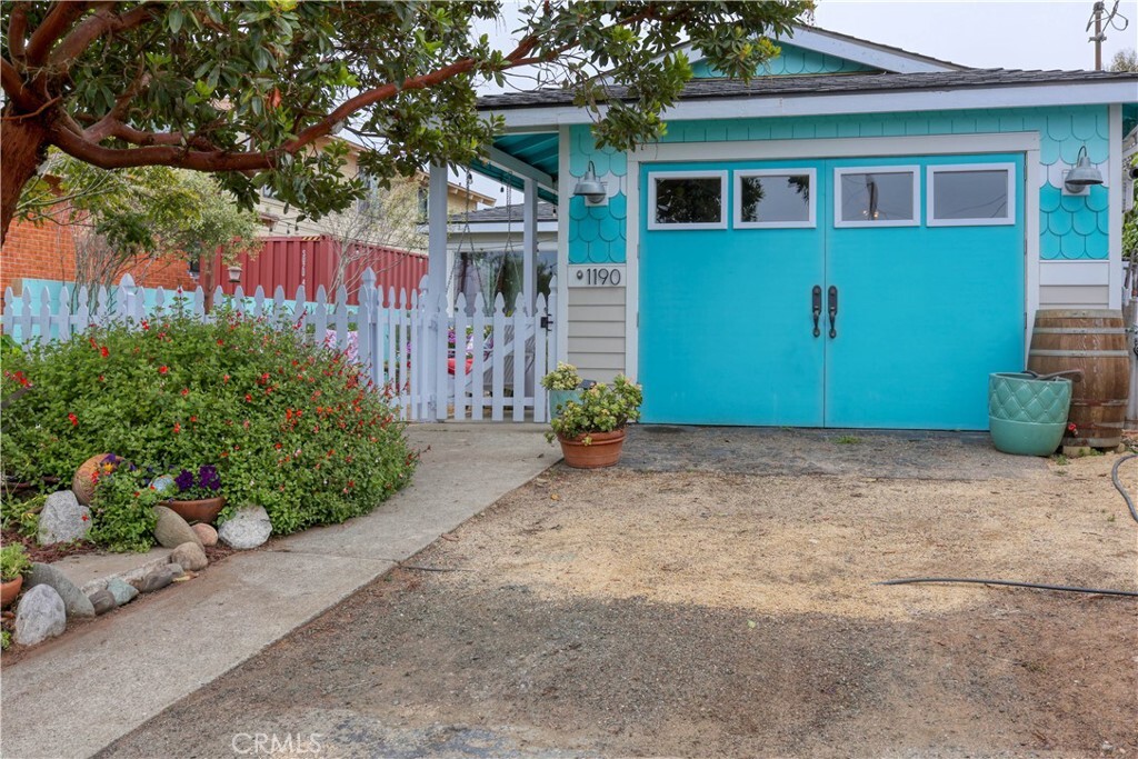 Property Photo: 1190 11th Street CA 93402