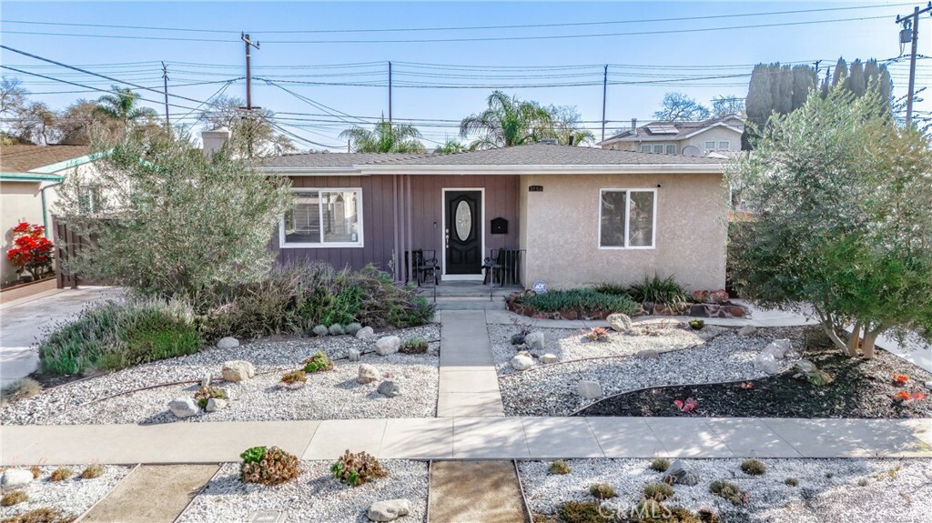 Property Photo: 2750 Fanwood Avenue CA 90815