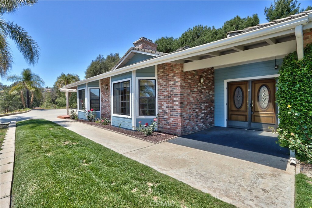 Property Photo: 3456 Los Sicomoros Lane CA 92028