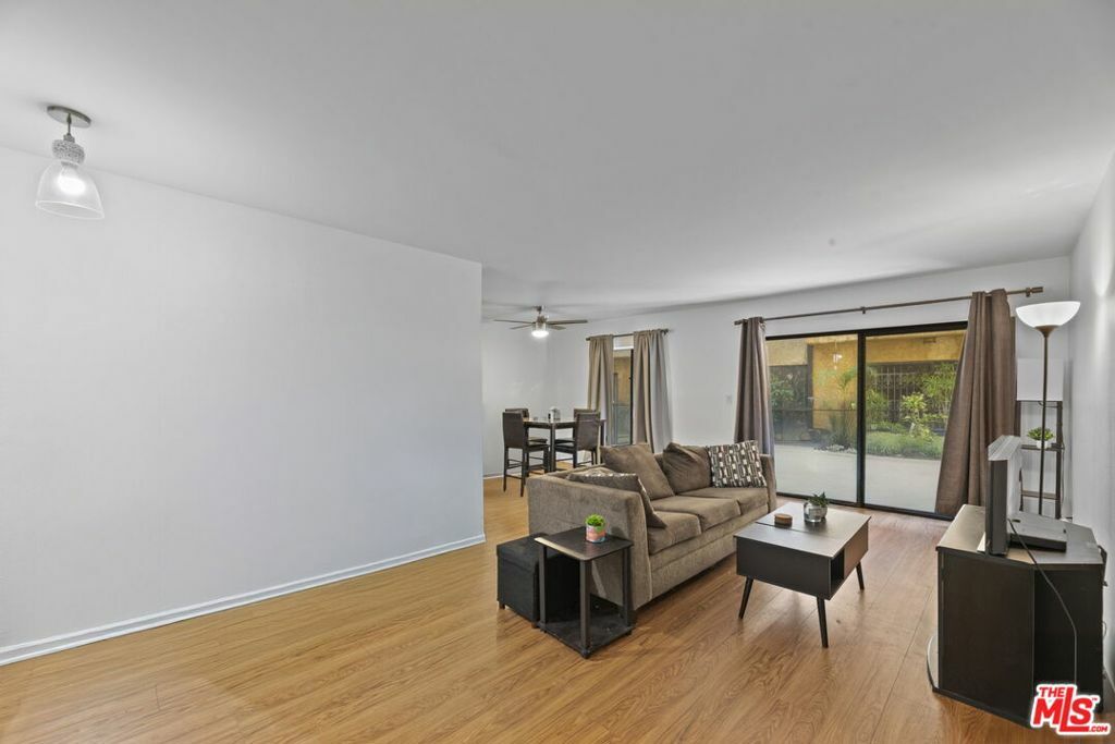 Property Photo:  1735 N Fuller Avenue 119  CA 90046 