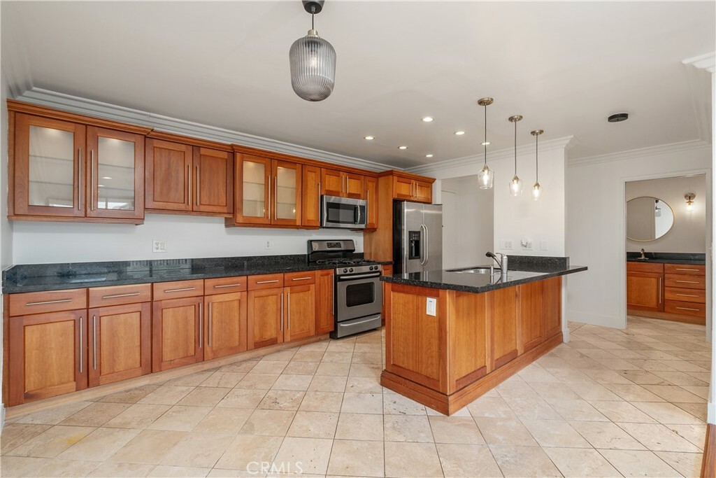 Property Photo: 911 N Kings Road 319 CA 90069