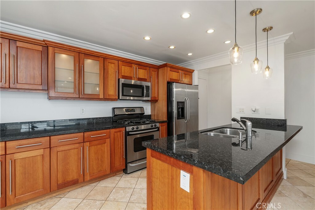 Property Photo: 911 N Kings Road 319 CA 90069