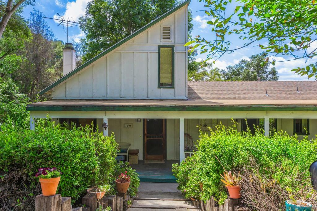 Property Photo: 1590 Dorothea Ave CA 92028