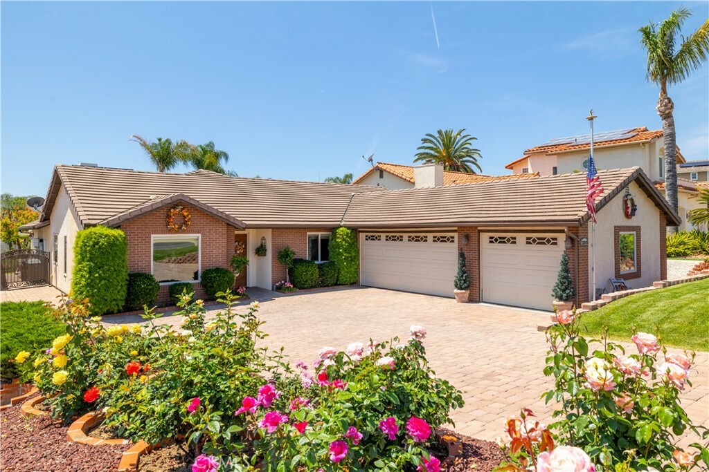 Property Photo:  23849 Canyon Lake Drive N  CA 92587 