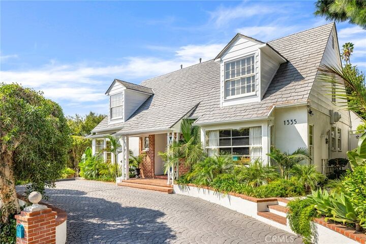 Property Photo:  1335 Londonderry Place  CA 90069 