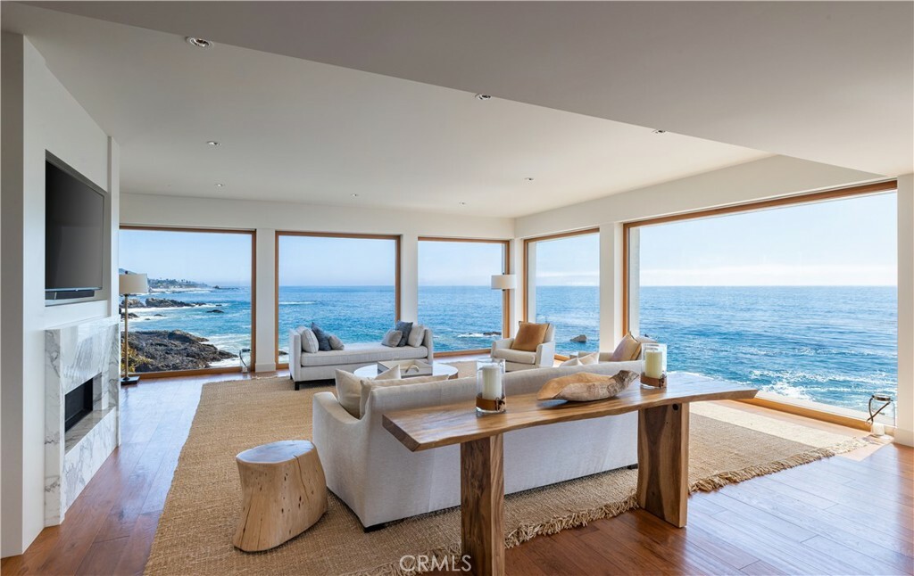 Property Photo:  1901 Ocean Way  CA 92651 