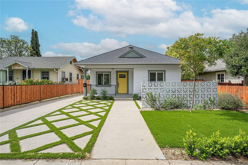 Property Photo: 5008 Stratford Road CA 90042