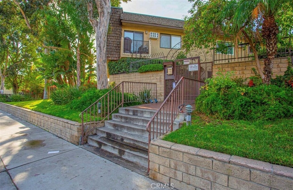 8641 Glenoaks Boulevard 107  Sun Valley CA 91352 photo