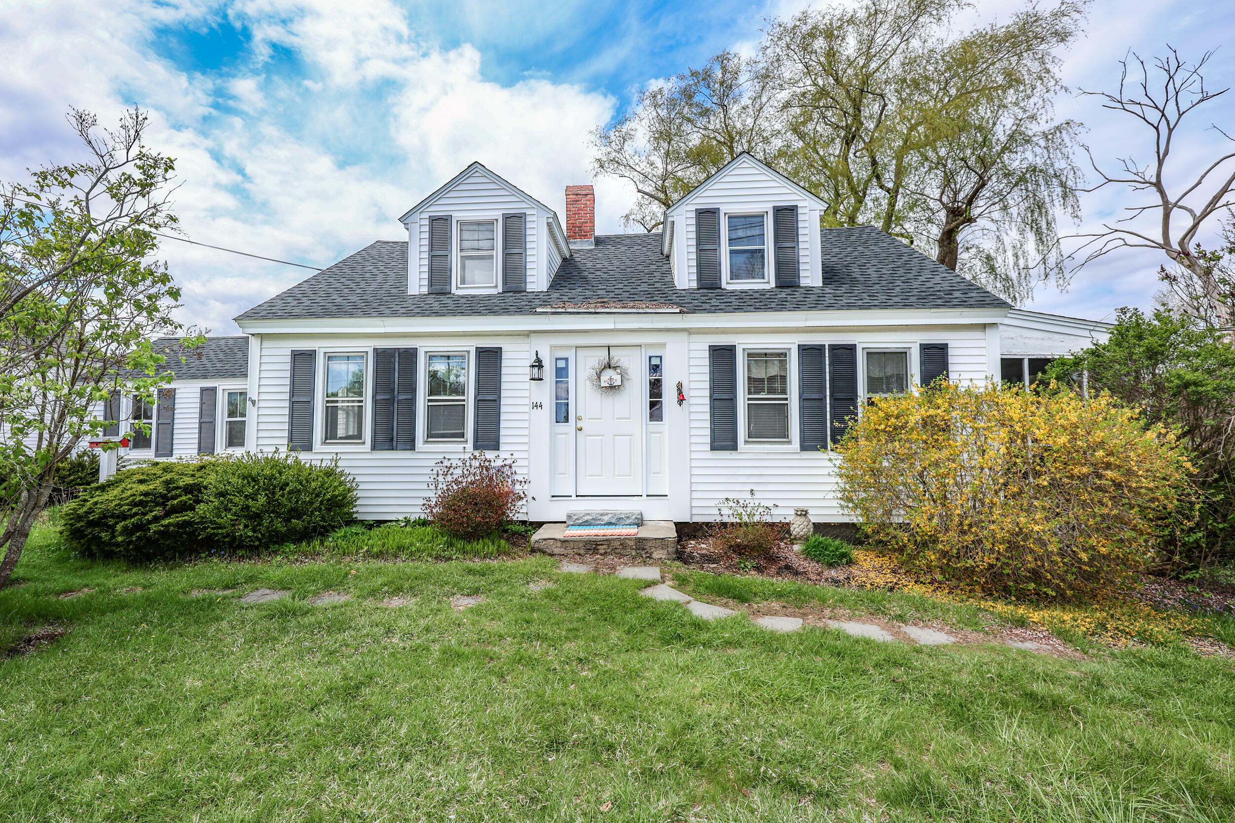 Property Photo: 144 Post Road ME 04090