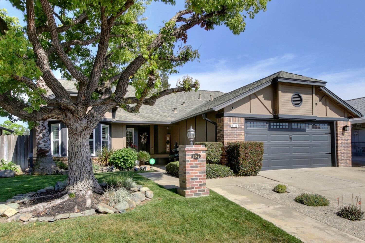 Property Photo: 8149 Glen Cove Way CA 95828