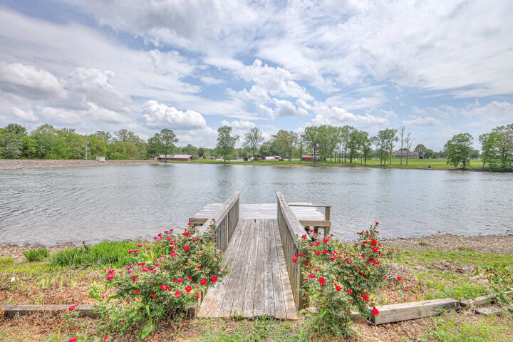 Property Photo:  411 Willow Lake Dr  TN 37148 